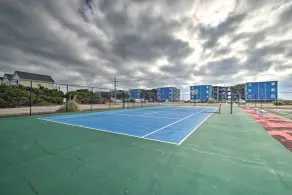 Oceanfront Condo w/ Views in North Topsail Beach! - Interiør
