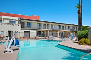 Red Roof Inn Tucson Downtown - University - Pool