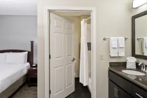 Staybridge Suites - Charlotte Ballantyne by IHG - Chambre