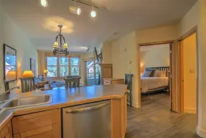 Cozy And Quaint 1 Bedroom Condo In The Heart Of River Run Village - Cocina privada