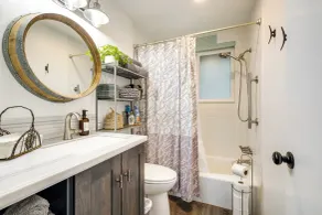 Bremerton Vacation Rental w/ Hot Tub & Lake Access - Interiør