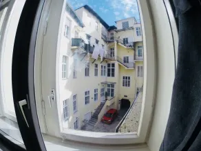 Lovecroatia Zagreb-'Paxnest' HOSTEL, No party! Cozy and quiet! Separated Men and women's Dormitory and Shower room! Indoor shoes provided! Lower beds with curtains for privacy! No 6-10 person rooms! Maximum 4-5 beds per room! Fully prepared bed sheets - Vue de la chambre