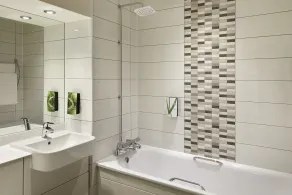 Premier Inn Glasgow Cc South - Bathroom
