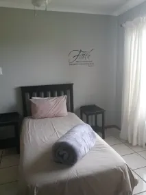 African Sun Guest House - Room