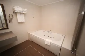 Grand Nora Hotel - Bathroom