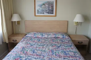 Budget Inn - Room