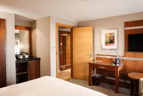 DoubleTree by Hilton Milton Keynes - Room