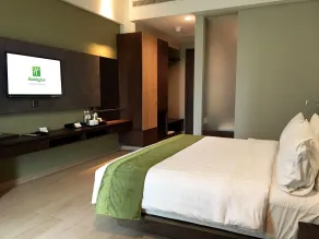 Holiday Inn Cikarang Jababeka by IHG - Room