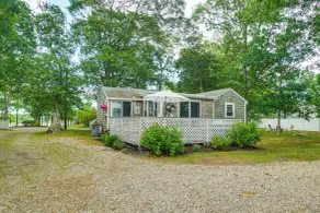 Charming Cape Cod Water-view Cottage - Interiör