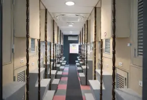 Capsule Hotel Block Room - Camera