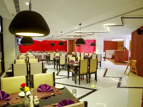 The Blooms Cochin - Restaurant