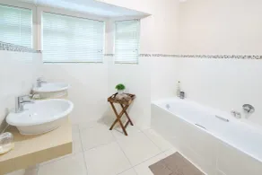 Outeniqua Inn - Bathroom