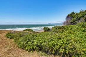 Beachfront, Pool, and Views on Oregon Coast: 5BR - Interiør