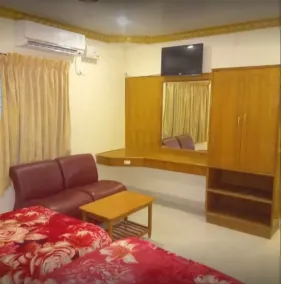krishna tourist home - Room