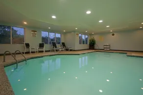 Holiday Inn Express & Suites Rochester by IHG - Piscine