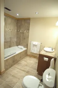 Blueberry Lake Resort - 7 Bedrooms -18 guests Lake Pool Spa Tennis Volleyball - Badezimmer