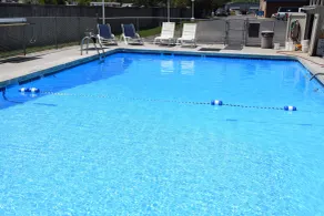 National 9 Inn Gillette - Piscine