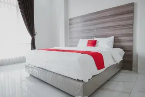 RedDoorz Syariah @ Jalan Dieng - Chambre