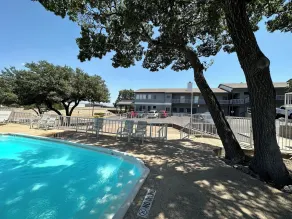  Home Suites Hill Country - Piscina