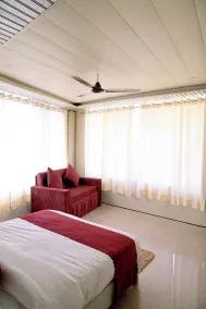 Ditya Destiny's JK River View Resort - Værelse