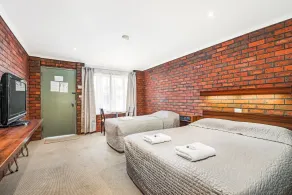 Golden Country Motel and Caravan Park - Zimmer