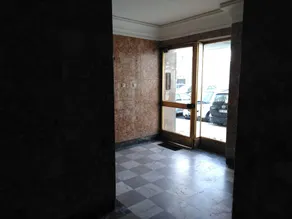 Voyage 63 - Interior entrance