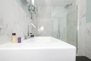 Kinnettles Hotel & Spa - Bathroom
