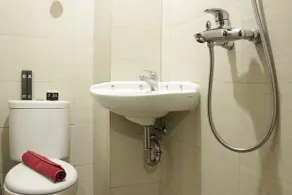 Spacious Studio Room at Gateway Pasteur Apartment near Exit Toll Pasteur By Travelio - Badezimmer