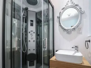 5 Lyonesse Apartments - Salle de bain