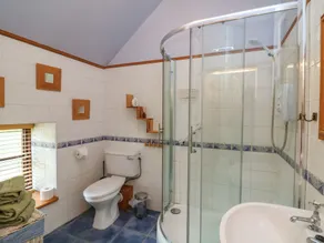 The Abraham - Bathroom
