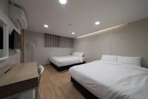 Lee&Han hostel - Camera