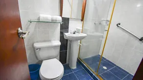 Hotel Mónaco Armenia - Bathroom