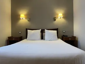 Hôtel France et Chateaubriand - Room