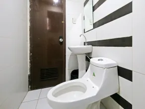 OYO 894 Cosmo Hotel P Campa Manila - Bathroom
