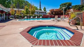 Baugh Motel, SureStay Collection by Best Western - Spa
