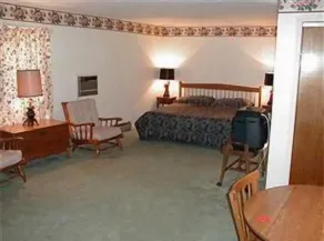 Ladd Brook Inn - Room