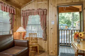 Russian River Camping Resort Cottage 9 - Rom