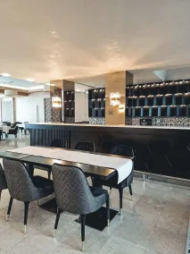 Monogram Park - Restaurant