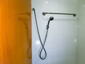 8Hostel - Bathroom