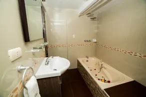 Terrazas del Inca Bed and Breakfast - Bathroom