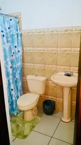 Hotel & Hostal Yaxkin Copan - Baño