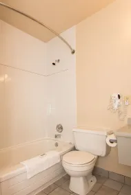 Brigantine Inn & Suites - Salle de bain