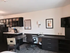 Candlewood Suites Youngstown West - Austintown by IHG - Habitación