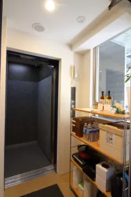 W&M House - Indgang