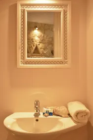Sitia, GreeceOlive Coast Suites - Badezimmer