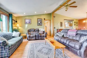 Furnished Deck w/ Forested Views: Manawa Home! - Innenbereich