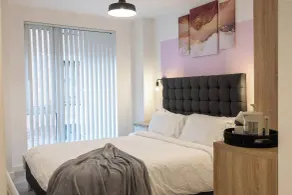 Spacious Manchester City Condo - Parking - Next To AO Arena - Local Attraction & Transport Links - Rum