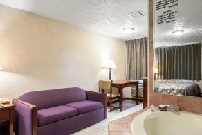 Rodeway Inn & Suites Branford - Guilford - Chambre