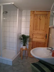 Kammbaude Neuhermsdorf - Bathroom