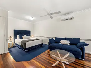 Arabella Garden Inn Motel - Room
